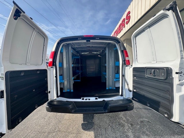 2025 GMC Savana Cargo Base